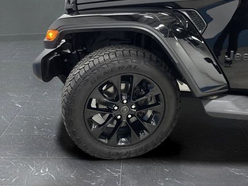 Used 2024 Jeep Gladiator Sport image 35