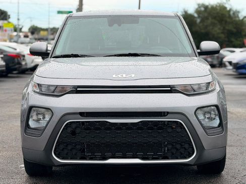 Used 2022 Kia Soul LX w/ Technology Package FWD image 3