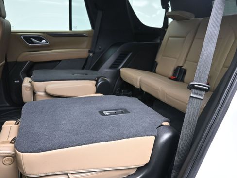 Used 2021 Chevrolet Tahoe Premier w/ Premium Package image 23