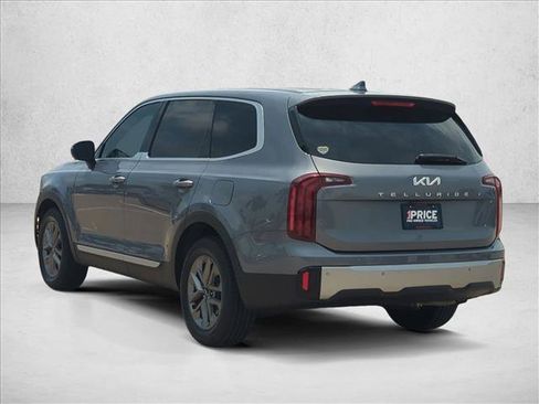 Used 2023 Kia Telluride LX FWD image 8