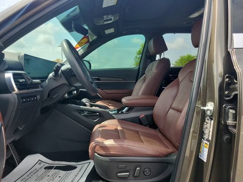 Used 2025 Kia Telluride SX FWD image 16