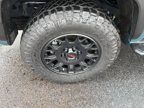 Certified 2025 Toyota 4Runner TRD Off-Road Premium AWD/4WD image 40