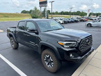 Used 2020 Toyota Tacoma TRD Off-Road w/ TRD Premium Off Road Package AWD/4WD video 1