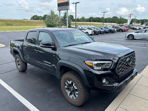 Used 2020 Toyota Tacoma TRD Off-Road w/ TRD Premium Off Road Package AWD/4WD image 1