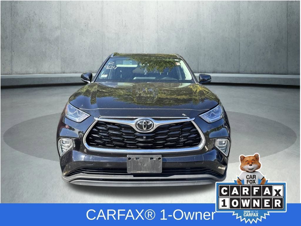 Used 2022 Toyota Highlander Limited AWD/4WD image 2