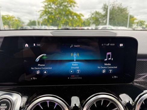 Certified 2022 Mercedes-Benz GLB 250 4MATIC image 11