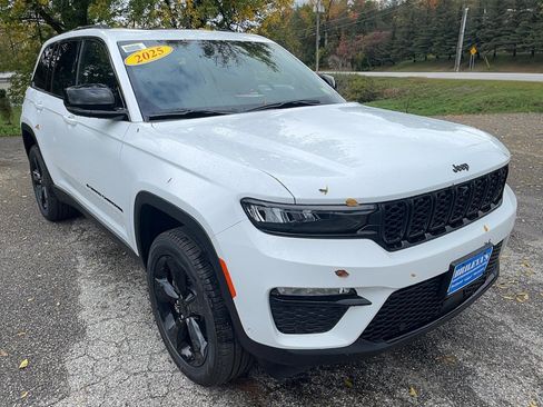 New 2025 Jeep Grand Cherokee Limited w/ Luxury Tech Group II image 5