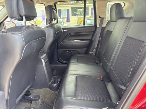 Used 2017 Jeep Compass Latitude AWD/4WD image 11