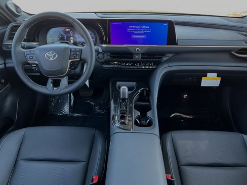 New 2025 Toyota Crown Signia image 15