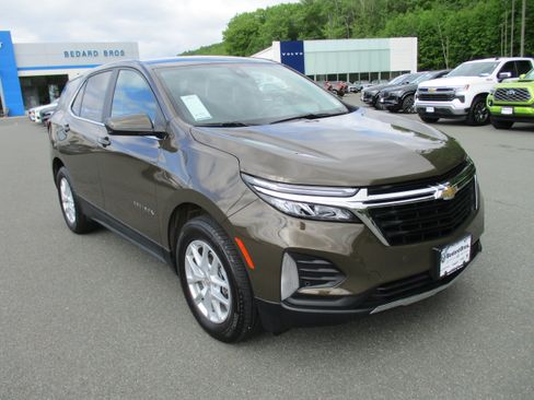Used 2024 Chevrolet Equinox LT AWD/4WD image 3