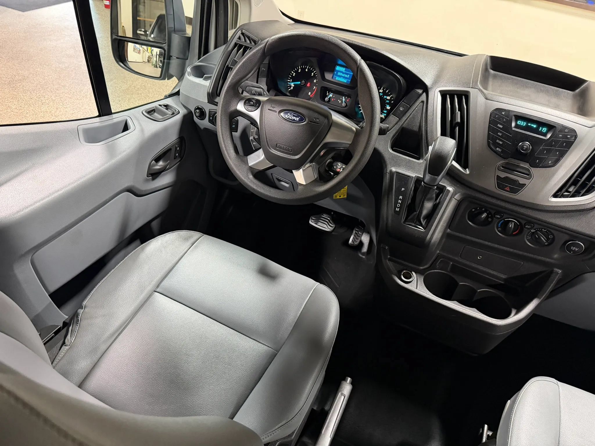 Used 2018 Ford Transit 350 XL RWD image 41