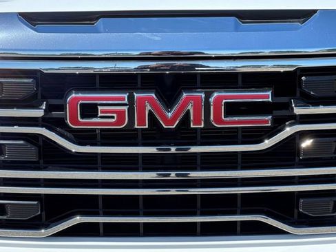 Used 2025 GMC Sierra 1500 SLT AWD/4WD image 48