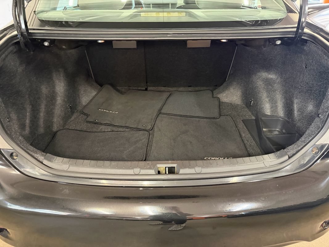 Used 2010 Toyota Corolla LE FWD image 16