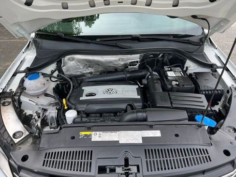 Used 2017 Volkswagen Tiguan Limited w/ Premium Package image 43