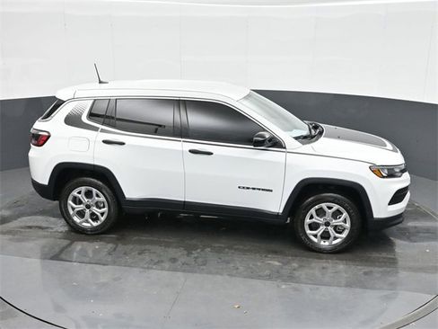 Used 2025 Jeep Compass Sport w/ Mopar Graphics Package image 30