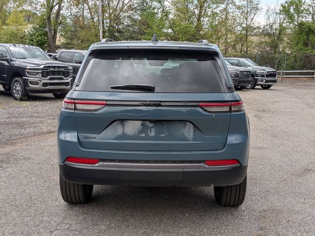 New 2026 Jeep Grand Cherokee Limited w/ Limited Altitude Package AWD/4WD image 4