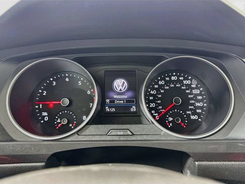 Used 2019 Volkswagen Tiguan SE w/ Panoramic Sunroof Package AWD/4WD image 15