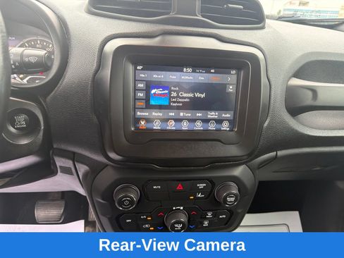 Used 2021 Jeep Renegade Latitude w/ Convenience Group AWD/4WD image 15