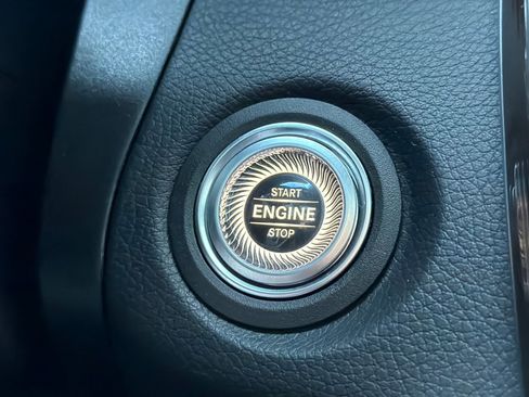 Used 2021 Mercedes-Benz GLC 300 4MATIC image 28