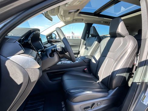 Certified 2025 INFINITI QX60 Pure image 10