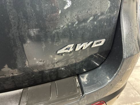 Used 2023 Ford Explorer XLT w/ Equipment Group 202A image 7