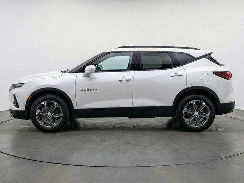 Used 2025 Chevrolet Blazer LT FWD image 5