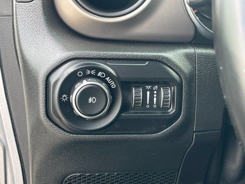 Used 2020 Jeep Wrangler Unlimited Sport AWD/4WD image 30