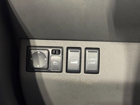 Used 2018 Nissan Frontier SV image 30