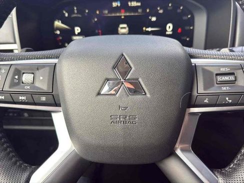 New 2026 Mitsubishi Outlander SE image 20