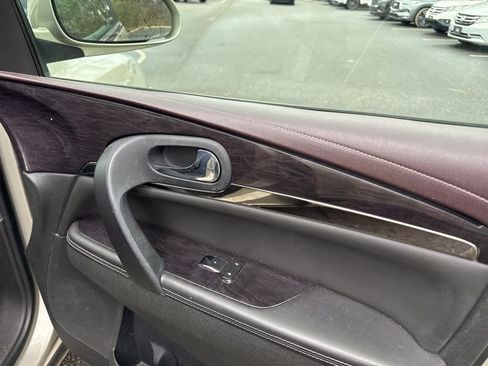 Used 2015 Buick Enclave Leather image 18