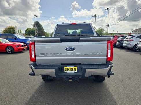 Used 2024 Ford F250 XLT image 8
