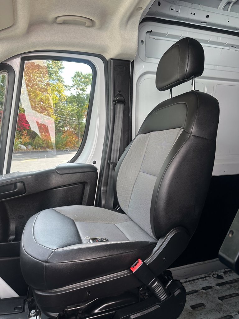 Used 2025 RAM ProMaster 2500 w/ Convenience Group FWD image 11
