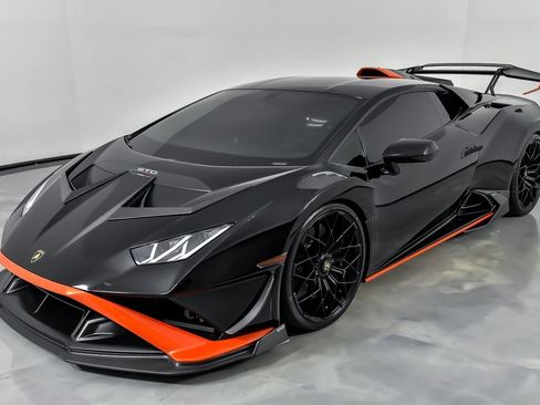 Used 2021 Lamborghini Huracan STO image 10