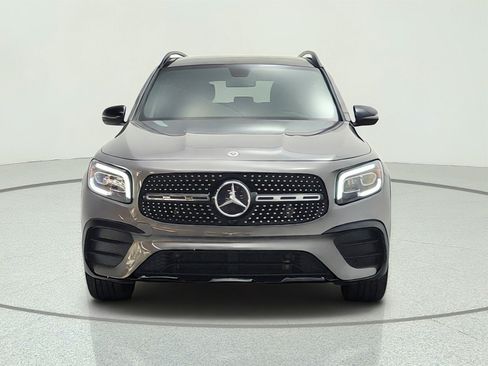 Used 2023 Mercedes-Benz GLB 250 image 2