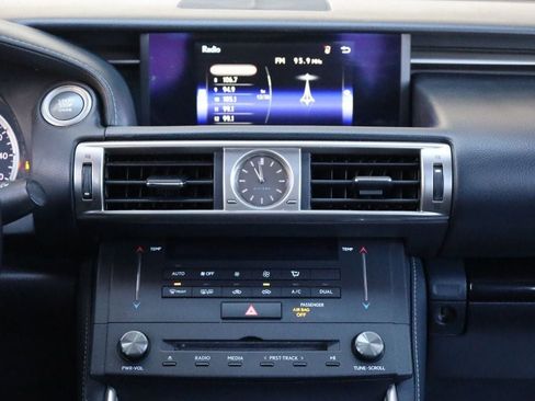 Used 2016 Lexus IS 200t 4dr Sedan image 33