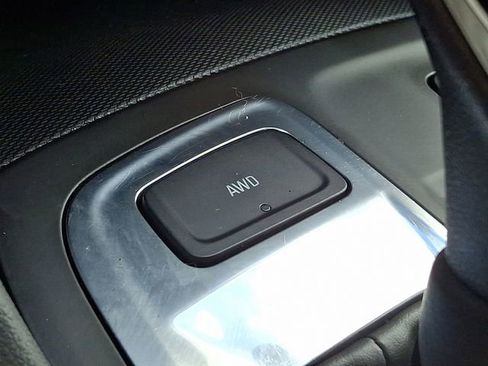 Used 2023 Chevrolet Equinox LT AWD/4WD image 24