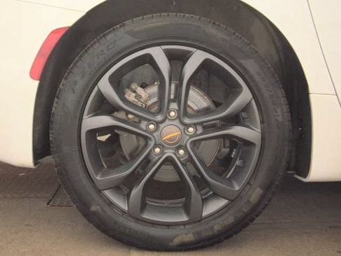 Used 2024 Chrysler Pacifica Touring-L w/ Road Tripper Package FWD image 9