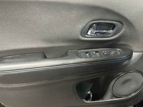 Used 2019 Honda HR-V Sport image 10