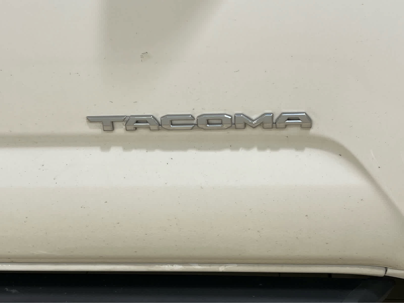 Used 2017 Toyota Tacoma TRD Sport AWD/4WD image 4
