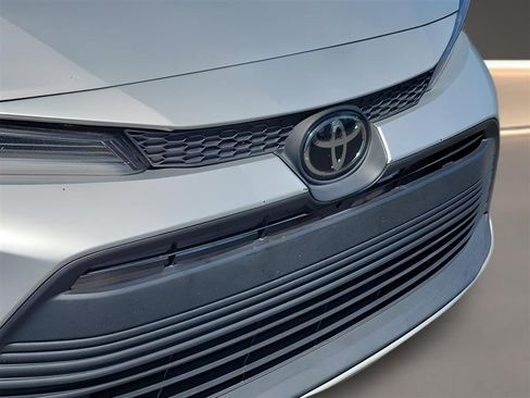 Used 2023 Toyota Corolla LE FWD image 30