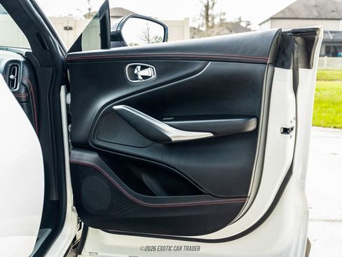 Used 2021 Aston Martin DBX image 50