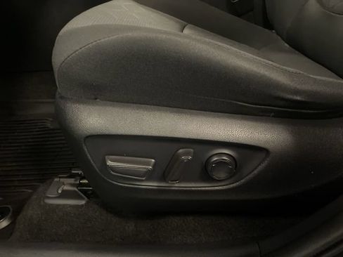 Used 2021 Toyota RAV4 XLE AWD/4WD image 12