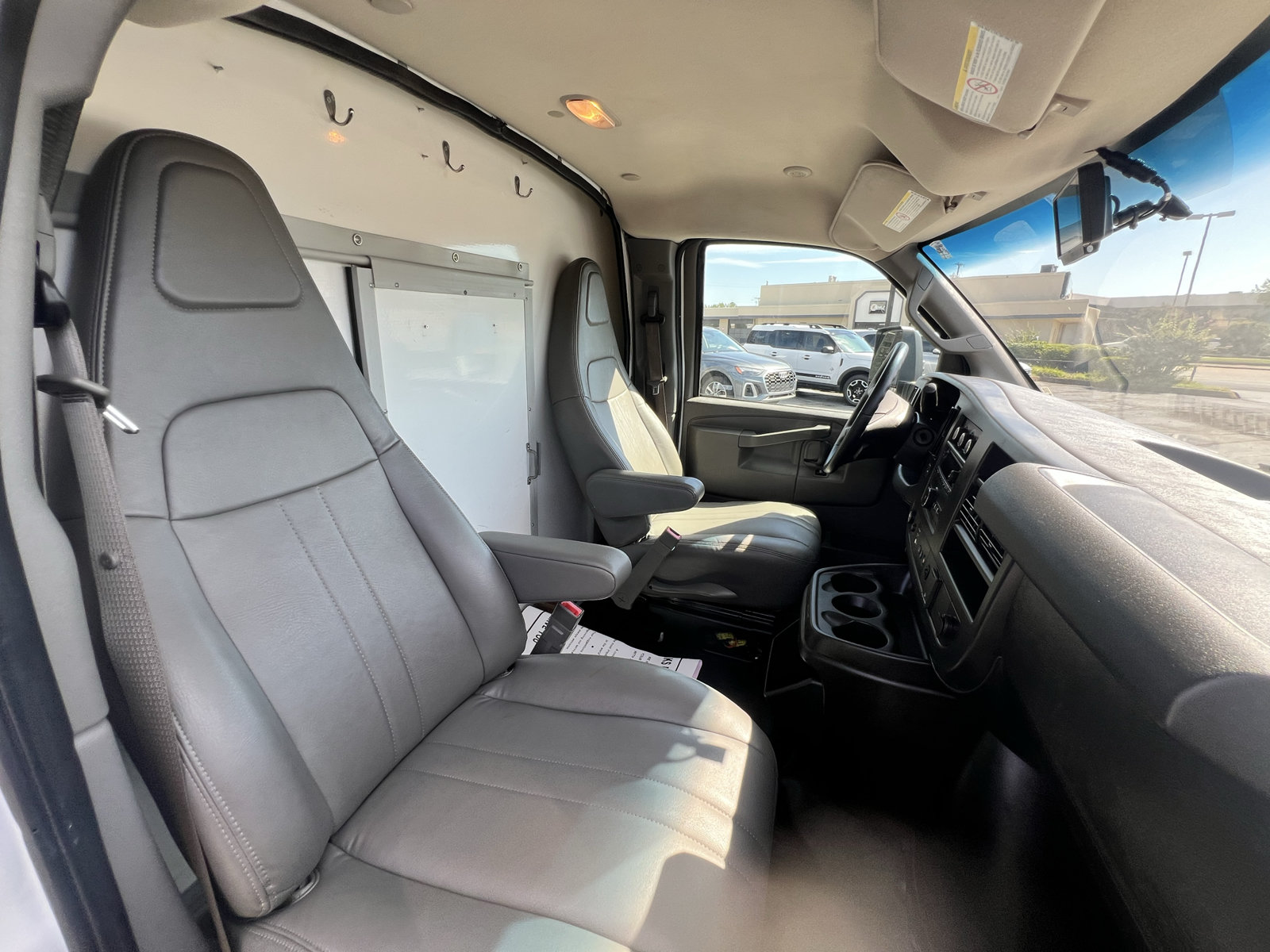 Used 2020 Chevrolet Express 3500 w/ Power Convenience Package RWD image 19