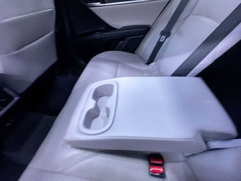 Used 2025 Toyota Camry XLE image 35