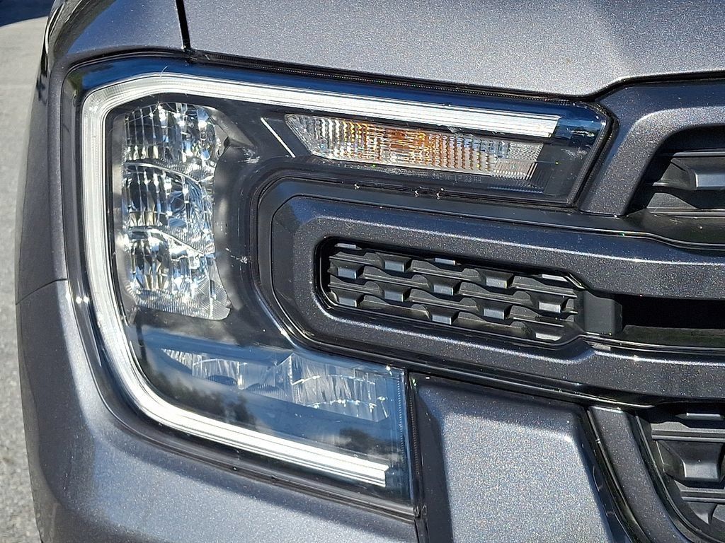 Used 2025 Ford Ranger XLT w/ Equipment Group 301A High AWD/4WD image 11