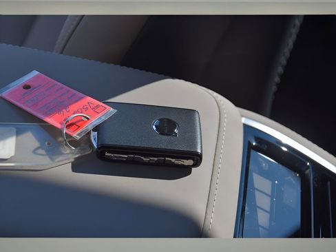 New 2026 Volvo XC90 B6 Plus w/ Protection Package Premier image 39