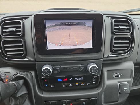 Used 2025 RAM ProMaster 2500 w/ Storage Group image 15