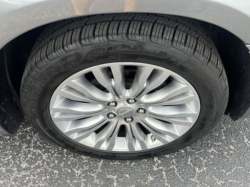 Used 2011 Chrysler 200 Limited FWD image 24