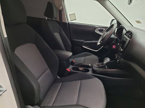 Used 2022 Kia Soul LX FWD image 21