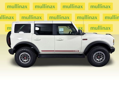 New 2026 Ford Bronco Outer Banks w/ Sasquatch Package AWD/4WD image 2